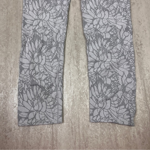 Fabletics Sebastian Seamless cropped leggings grey capri small - Picture 2 of 8